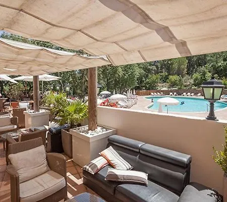 * Les Maisons Du Lac Les Restanques * Holiday home Grimaud